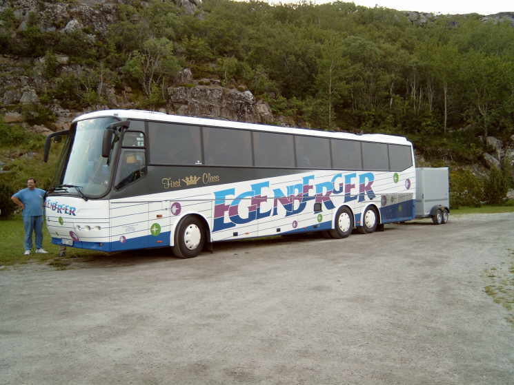 Reisebus mit Anh�nger